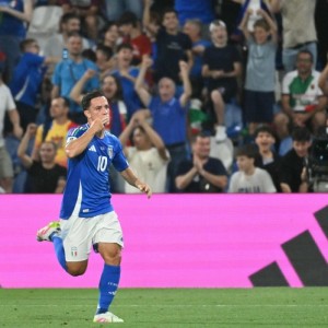 开云体育官方网站-科贝：150万租借费+2300万买断费，罗马签拉斯帕多里只待球员点头