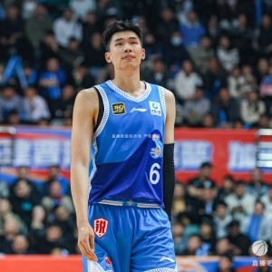 直播吧：福建男篮与邹阳签下多年B类续约协议 期待其与杨曦皓共筑双子星传奇